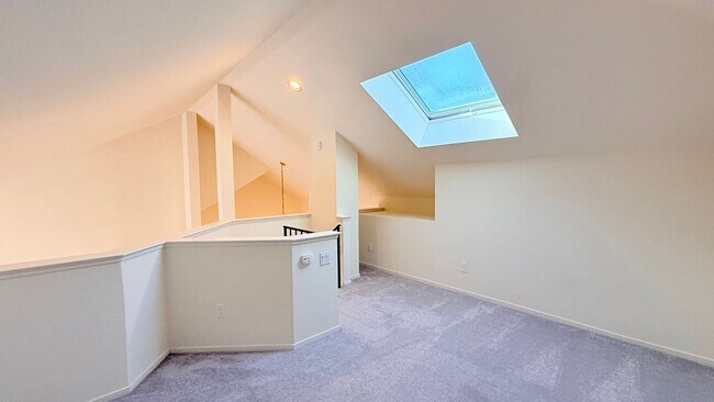 Building Photo - Charming 2BD/2BA + Loft, Upper Unit Condo in Alamo- Available NOW!