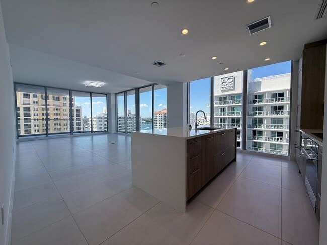 Building Photo - 151 N Seabreeze Blvd