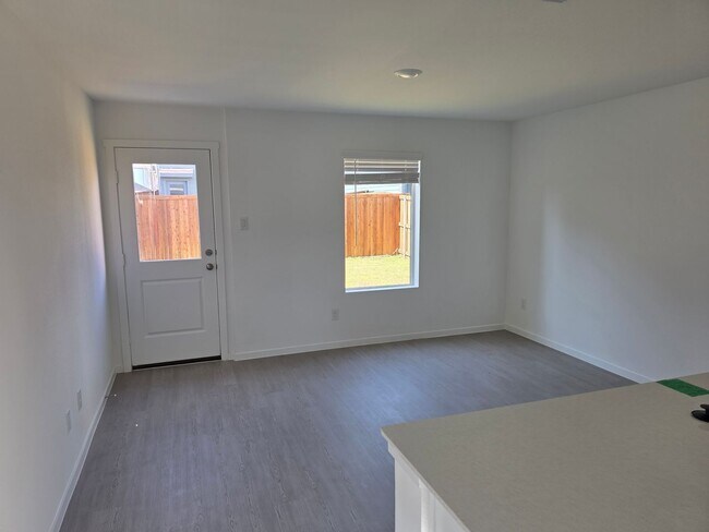 Building Photo - New Build Perfection: 3 Bedroom, 2.5 Bath ...