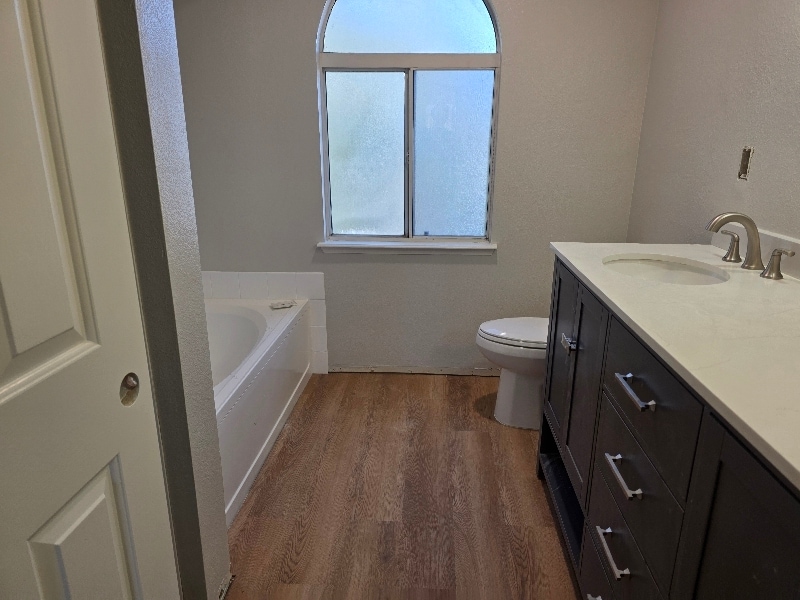 Building Photo - 1834 Escondido Terrace