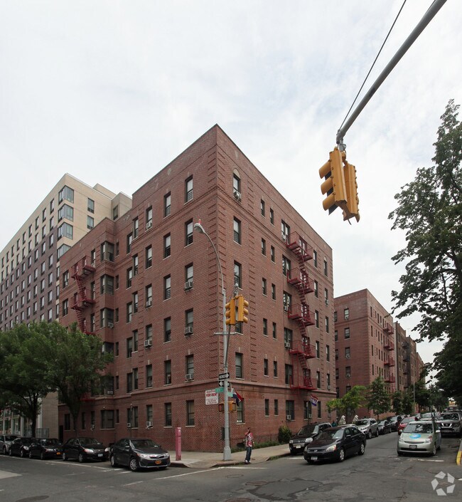 Primary Photo - Park House Luxury Apartments