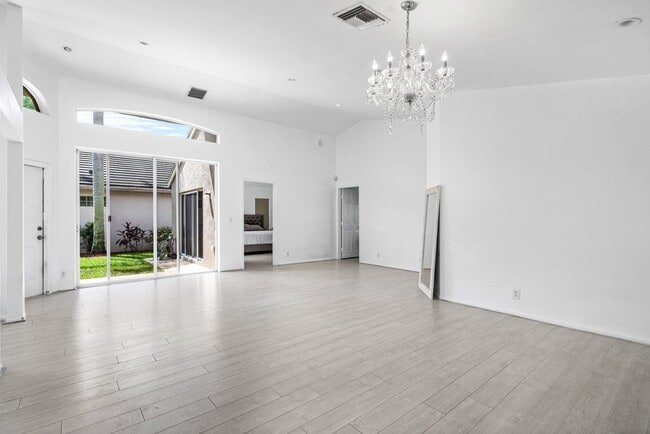 Building Photo - 790 Clearbrook Park Cir