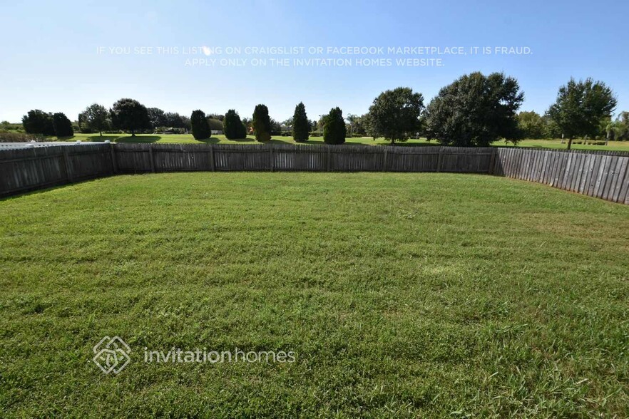 Building Photo - 9539 Simeon Dr