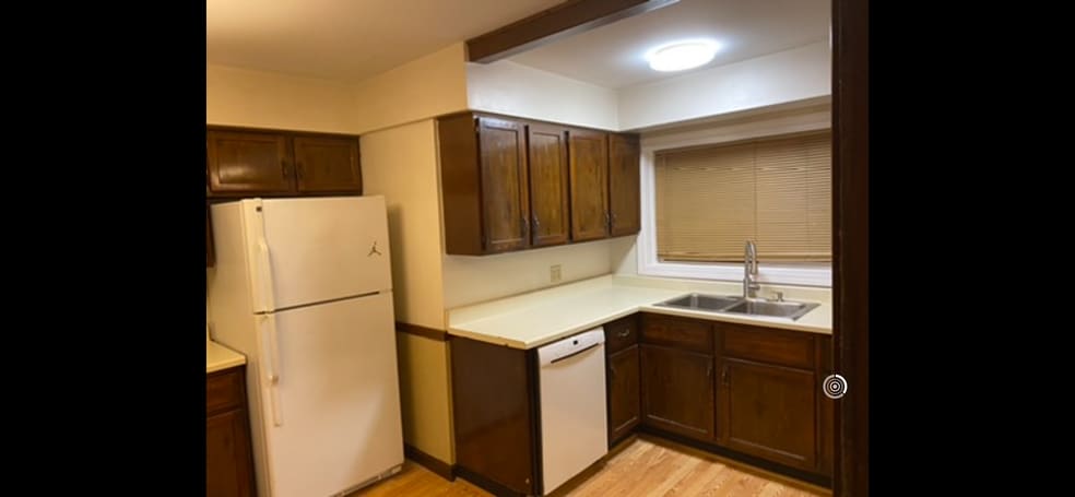 Building Photo - 1425 Manville Rd