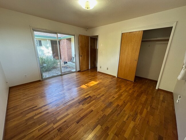 Building Photo - 46 Valley View Rd