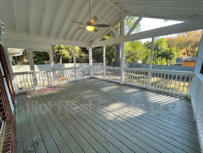 Building Photo - 2855 Monticello Pl