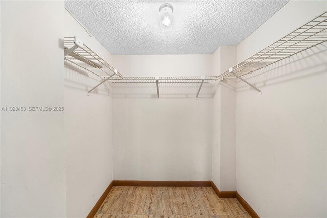 Building Photo - 17011 N Bay Rd