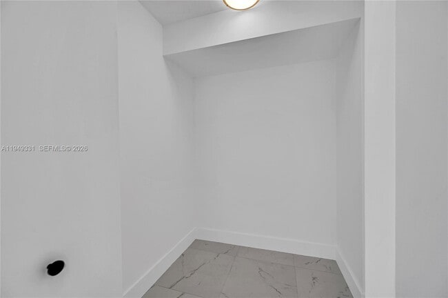 Building Photo - 345 Ocean Dr