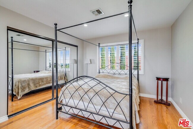 Building Photo - 3860 Cazador St