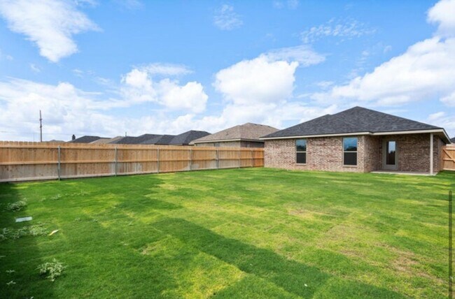 Building Photo - Fabulous and New! 3/2/2