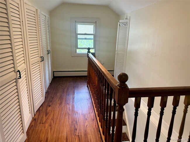 Building Photo - 175 S Brookside Ave