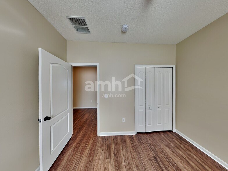 Building Photo - 2684 Oak Haven Dr