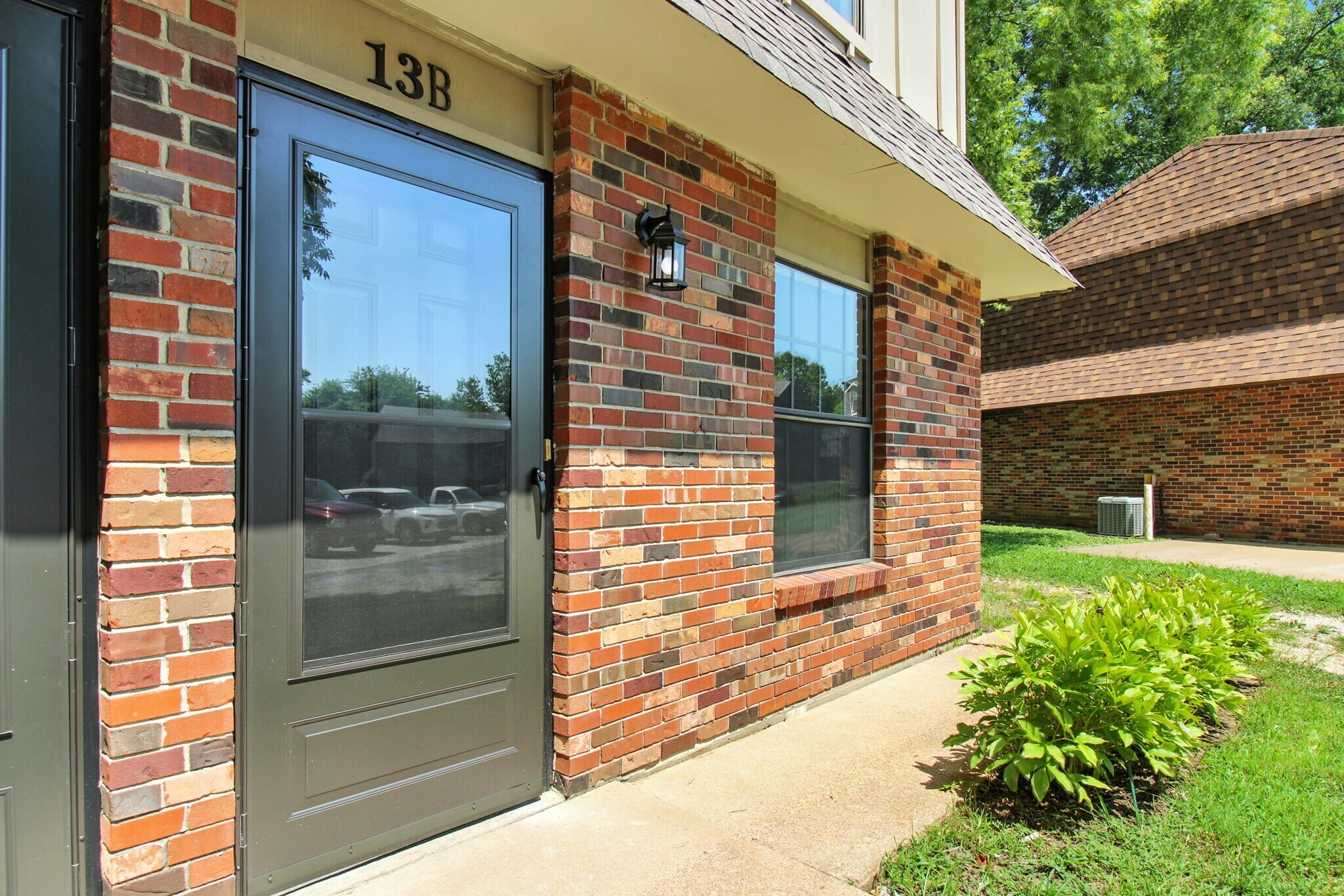 Building Photo - 13 Miller Park Rd