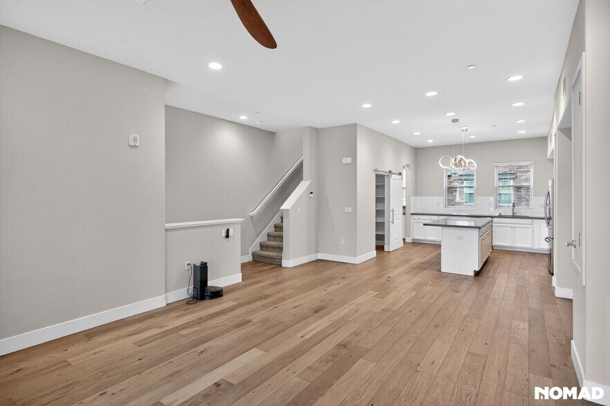 Building Photo - 1737 Houret Ct