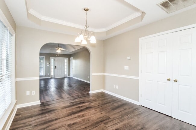 Building Photo - 108 Flagstone Ln