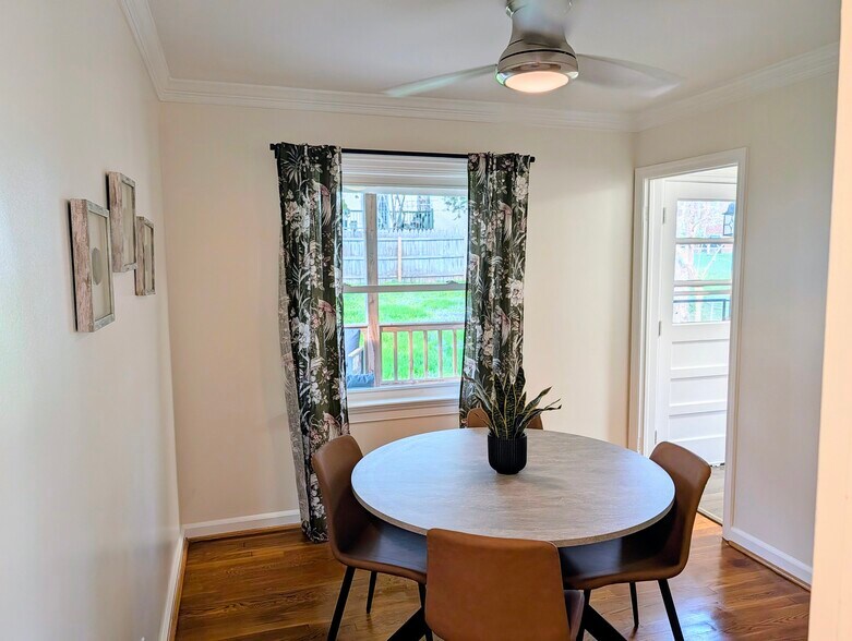 Building Photo - 1211 River Vista Ave