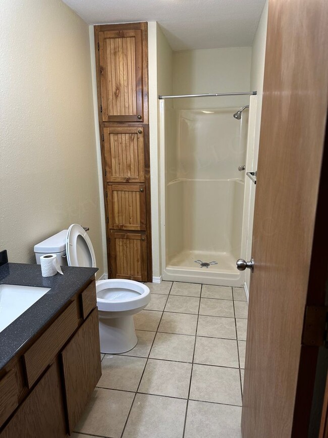 Building Photo - Wallen Bluff 4 Plex