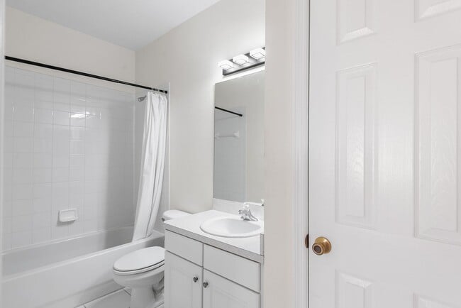 Building Photo - WESLEY CHAPEL TOWNHOME FOR RENT!!