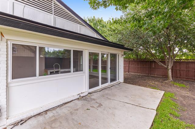 Building Photo - 15751 Mapleview Cir
