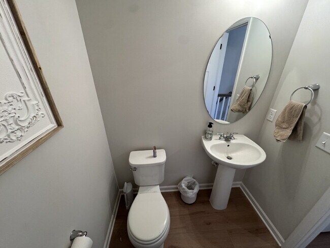 Building Photo - "Spacious 3-Bedroom Townhouse Oasis in West St Paul – 2.5 Baths & 2,268 Sq Ft of Comfort!"