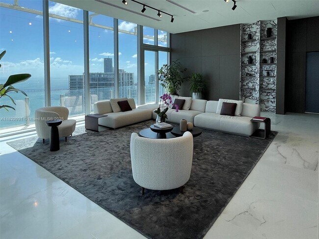 Building Photo - 300 Biscayne Blvd Way
