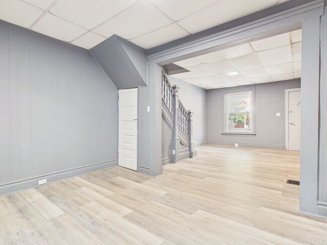 Building Photo - 1527 Naudain St
