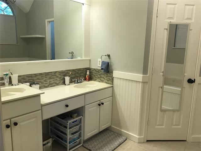 Building Photo - 8410 Stoneview Dr