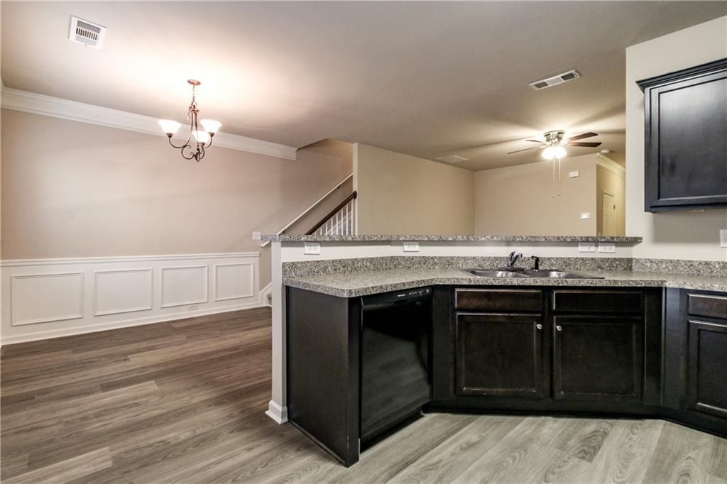 Building Photo - 606 Oakside Pl