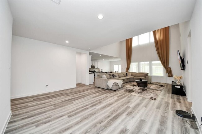 Building Photo - 31515 Avebury Lake Ln