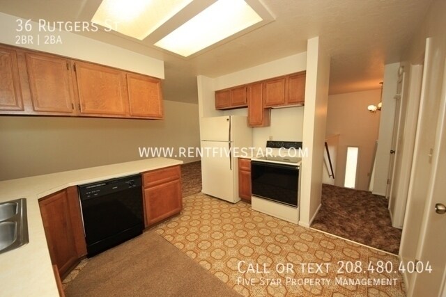 Building Photo - 36 Rutgers St