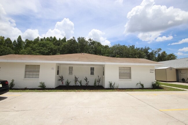Primary Photo - Freshly updated 2 bedroom 2 bath villa in ...