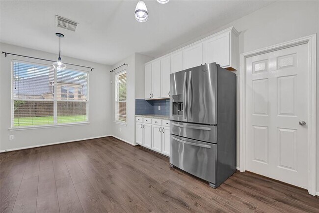 Building Photo - 26418 Richwood Oaks Dr