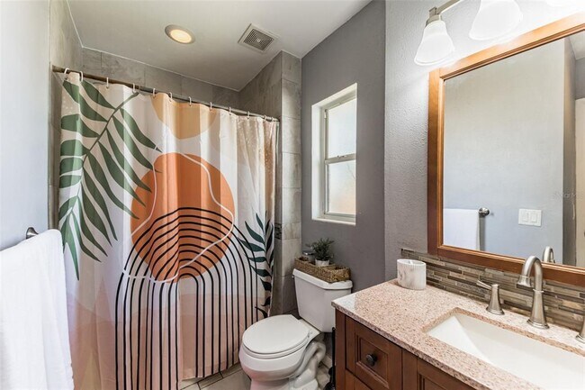 Building Photo - 418 Lebeau St