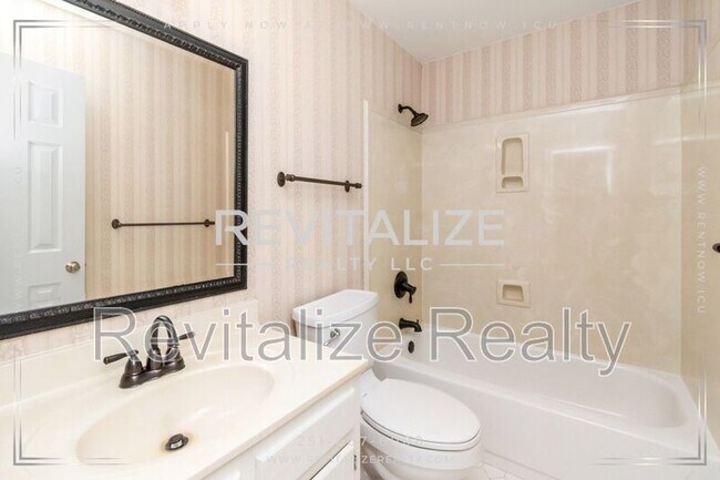 Building Photo - 2949 Cloverland Ct