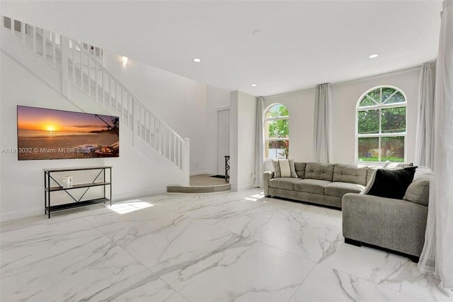 Building Photo - 407 SW 17th St