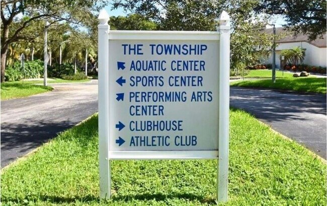 Building Photo - 3167 Cocoplum Cir