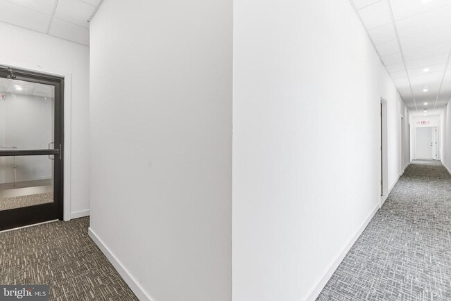 Building Photo - 201 Broadway