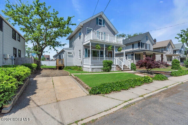 Building Photo - 30 Cedar St