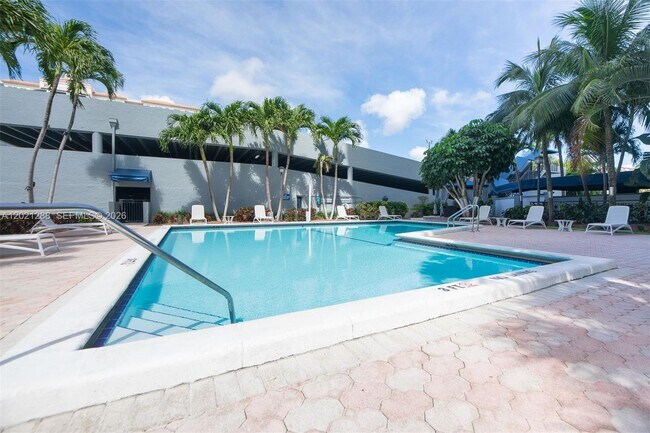 Building Photo - 3031 N Ocean Blvd