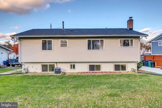 Building Photo - 4224 Kinmount Rd