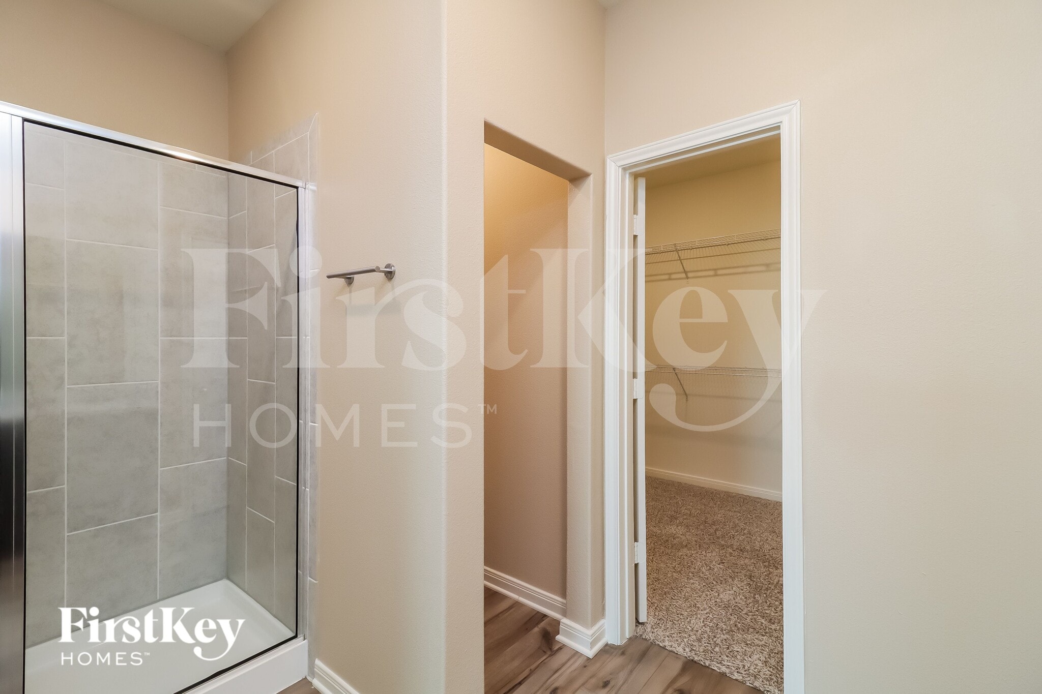 Building Photo - 7500 Pleasant Oaks St