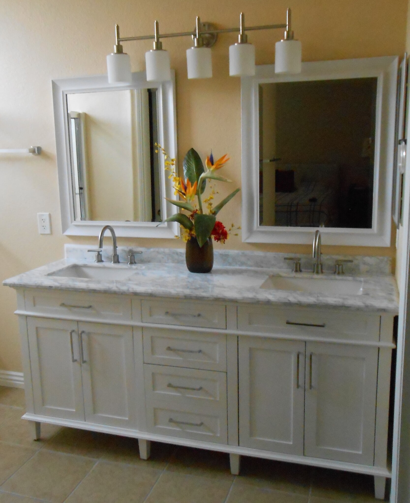 Building Photo - 81 Dow Jones St