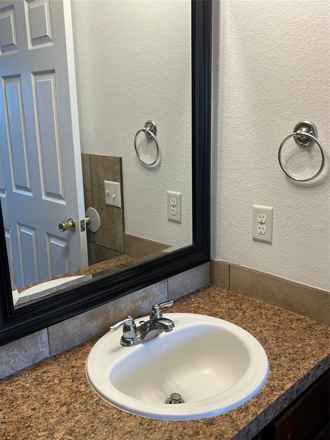 Building Photo - 1038 Trail Driver Cove