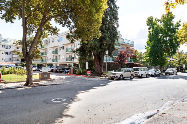 Building Photo - 345 Sheridan Ave