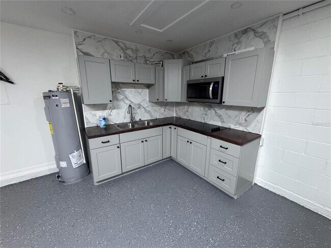 Building Photo - 4064 Sunny Day Way