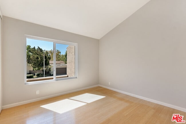 Building Photo - 603 Racquet Club Ln