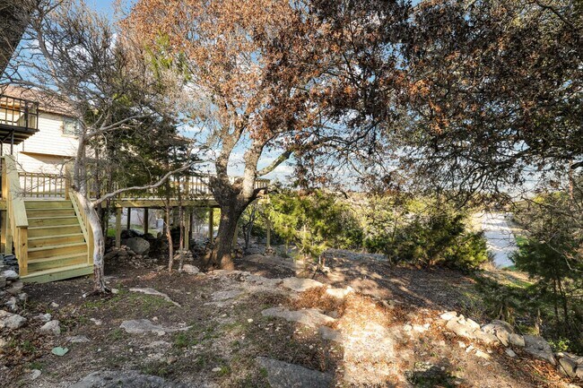 Building Photo - 1122 Oakridge Ln