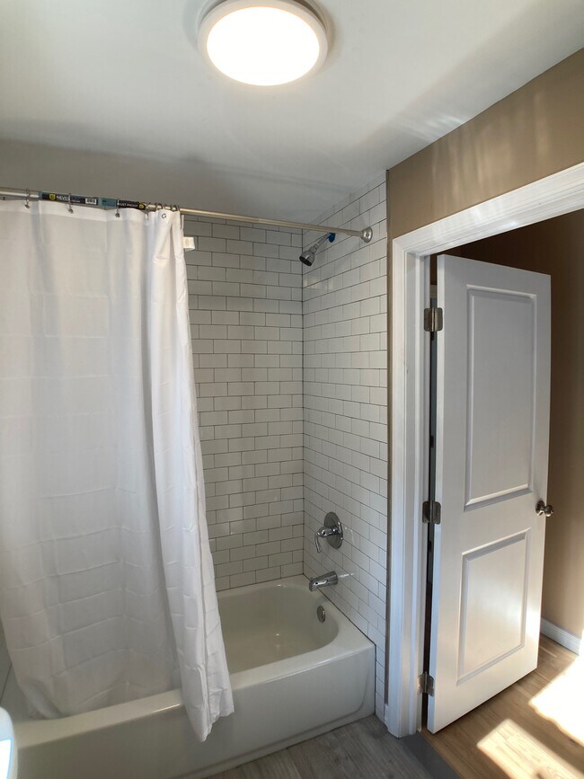 Building Photo - 4523 Parrish St