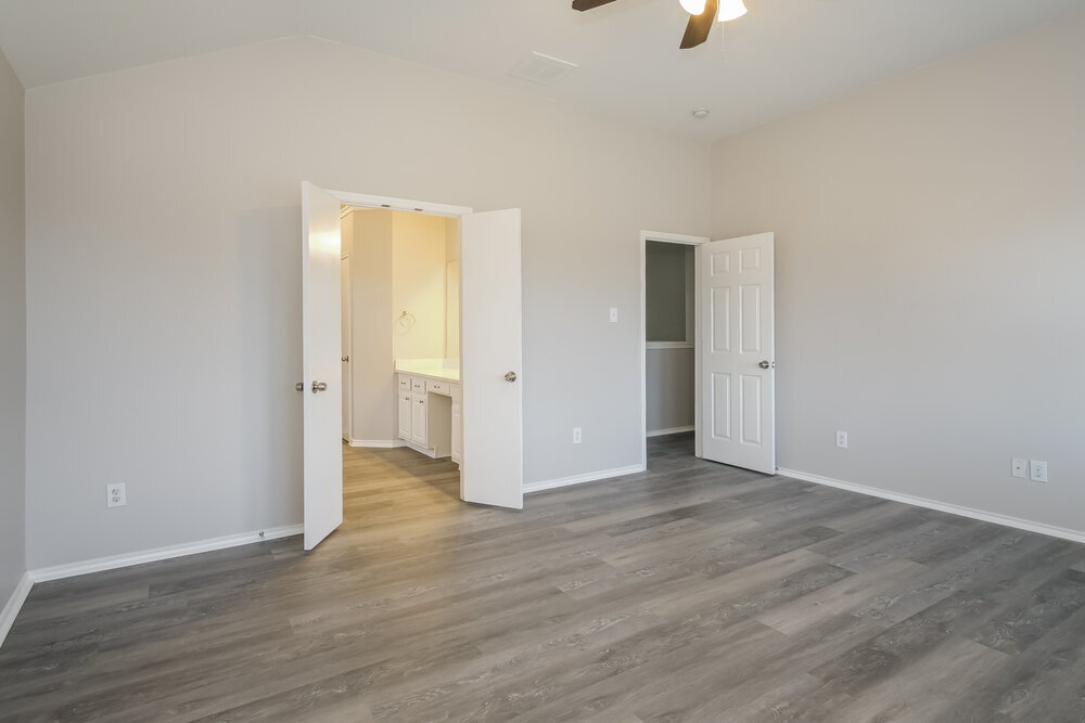 Building Photo - 121 Castle Dr