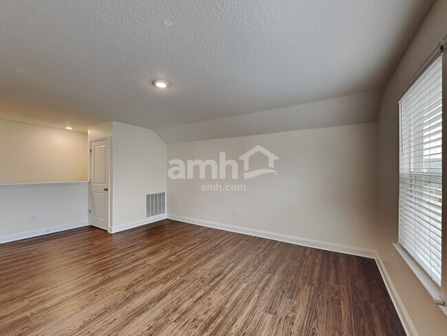 Building Photo - 887 Sunny Stroll Dr